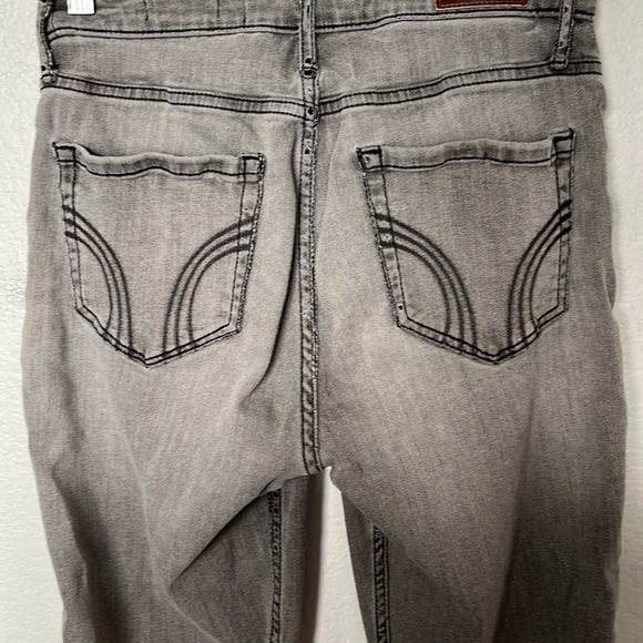 HOLLISTER HIGH-RISE SLIM BOYFRIEND JEANS SIZE 5 (27Wx25L) GREAT CONDITION! - Picture 7 of 8